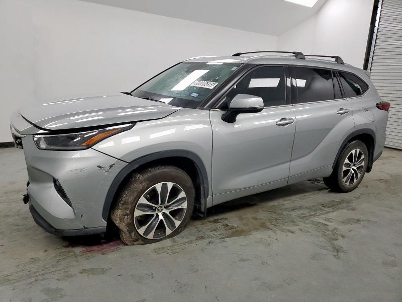 5TDHZRBH7MS072199 - 2021 TOYOTA HIGHLANDER XLE SILVER photo 1