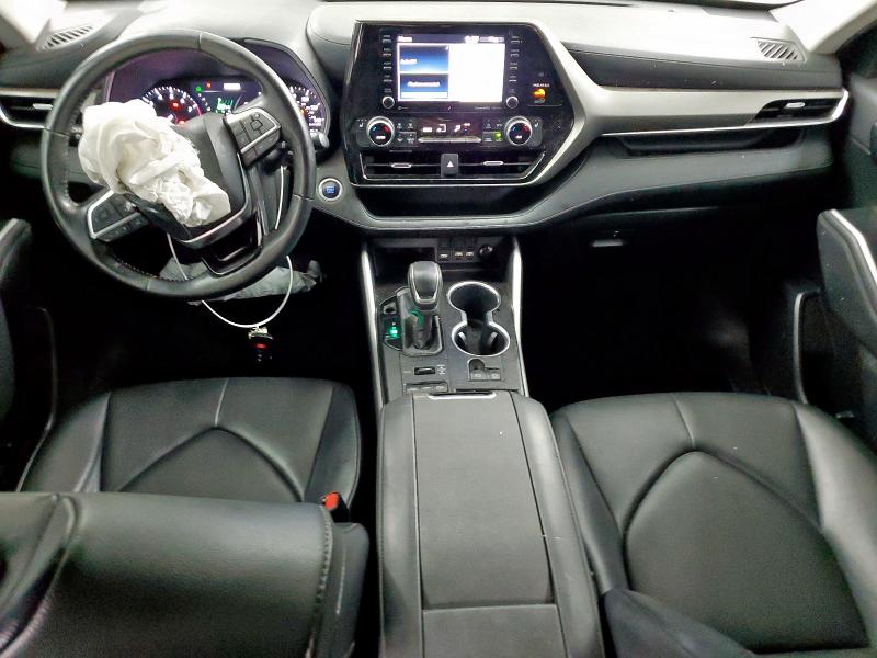 5TDHZRBH7MS072199 - 2021 TOYOTA HIGHLANDER XLE SILVER photo 8