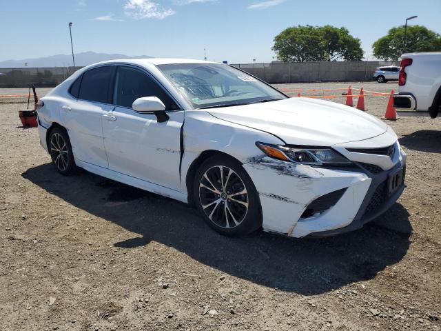 4T1B11HKXKU827724 - 2019 TOYOTA CAMRY L WHITE photo 4