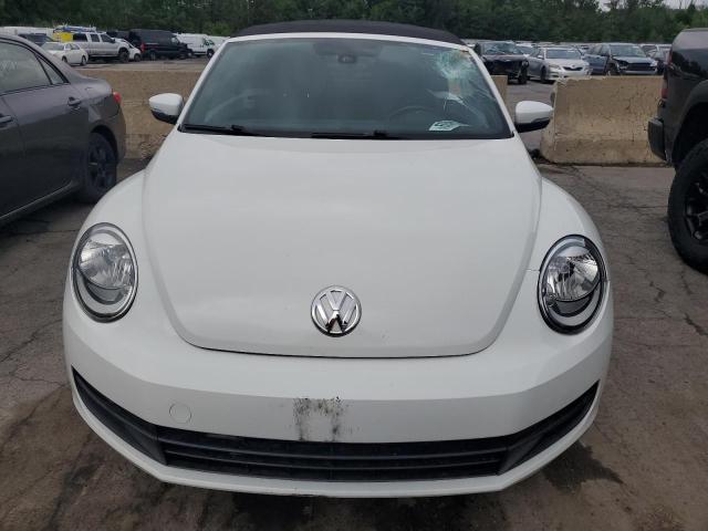 3VW517AT4GM802754 - 2016 VOLKSWAGEN BEETLE S/SE WHITE photo 5
