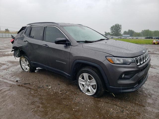 3C4NJDBB8NT130627 - 2022 JEEP COMPASS LATITUDE GRAY photo 4