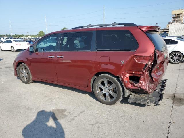 5TDXZ3DC2HS846259 - 2017 TOYOTA SIENNA SE RED photo 2