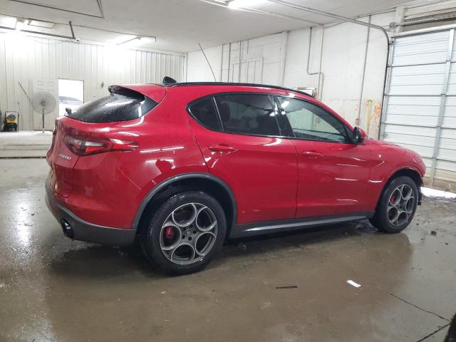 ZASPAKBN7P7D50752 - 2023 ALFA ROMEO STELVIO TI RED photo 3