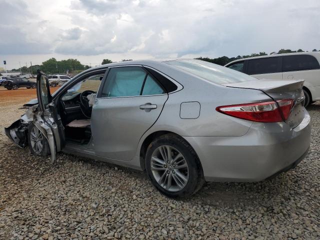 4T1BF1FK1FU001970 - 2015 TOYOTA CAMRY LE SILVER photo 2
