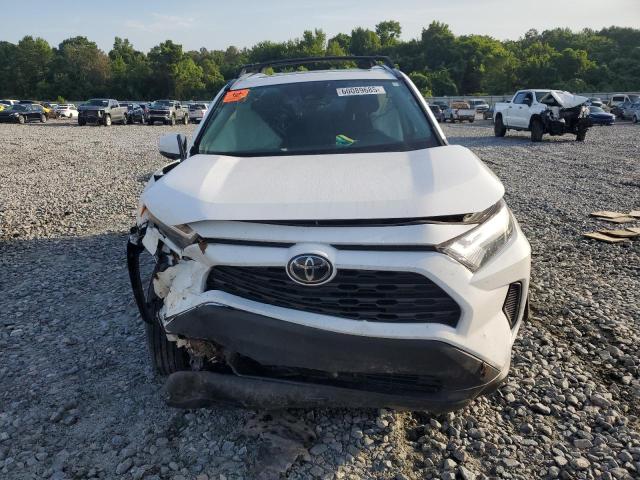 2T3W1RFV3RC264032 - 2024 TOYOTA RAV4 XLE WHITE photo 5