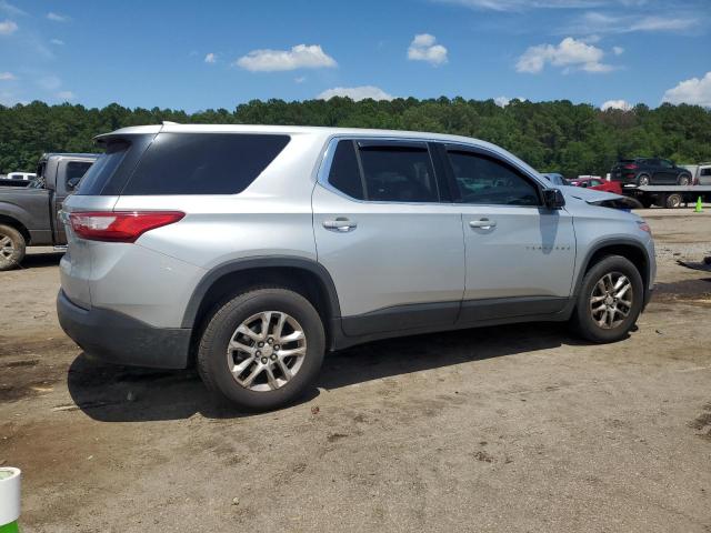 1GNERLKW2JJ137619 - 2018 CHEVROLET TRAVERSE LS SILVER photo 3