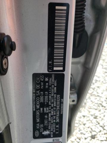 3KPFK4A73HE069209 - 2017 KIA FORTE LX SILVER photo 12