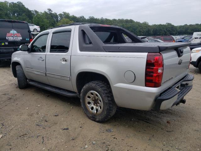 3GNMCEE01BG107675 - 2011 CHEVROLET AVALANCHE LS SILVER photo 2