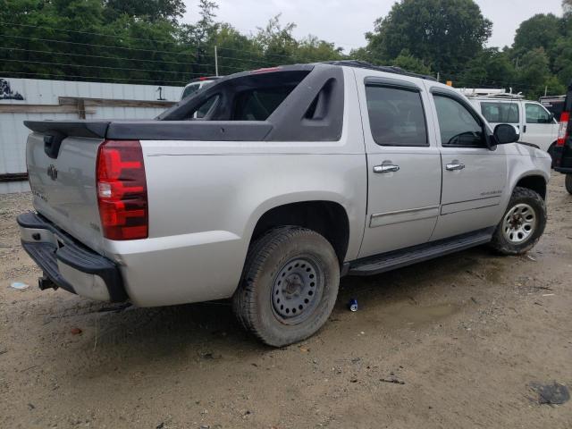 3GNMCEE01BG107675 - 2011 CHEVROLET AVALANCHE LS SILVER photo 3