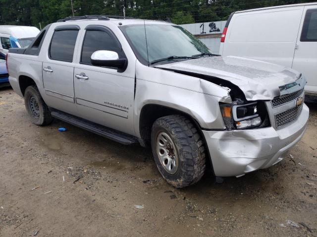 3GNMCEE01BG107675 - 2011 CHEVROLET AVALANCHE LS SILVER photo 4