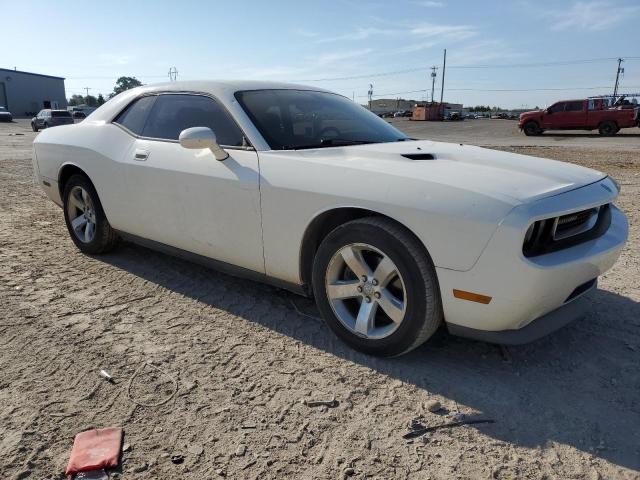 2B3LJ44V69H610616 - 2009 DODGE CHALLENGER SE WHITE photo 4