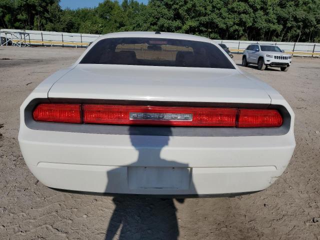 2B3LJ44V69H610616 - 2009 DODGE CHALLENGER SE WHITE photo 6