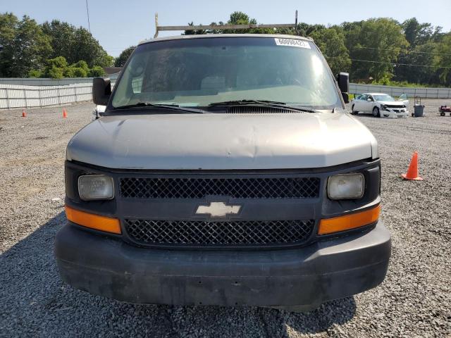 1GCGG29V451100821 - 2005 CHEVROLET EXPRESS G2 GRAY photo 5