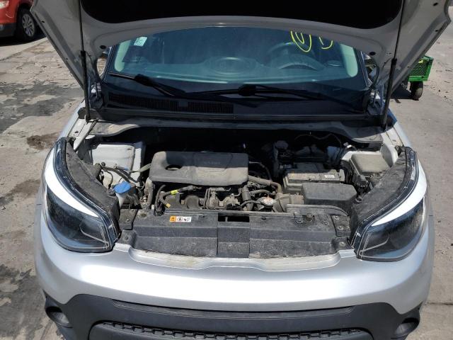 KNDJN2A22H7448017 - 2017 KIA SOUL SILVER photo 11