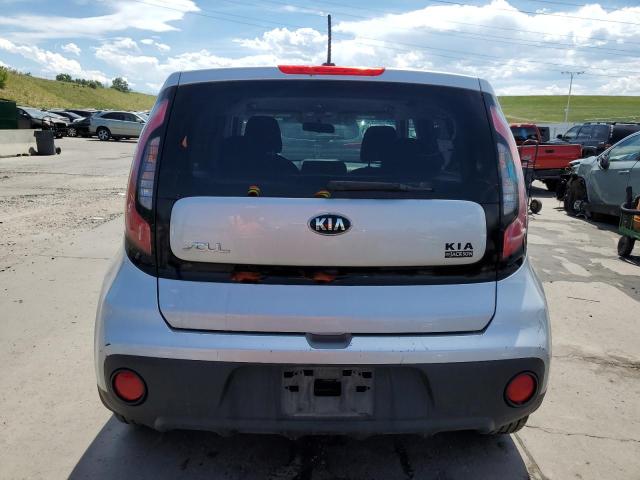 KNDJN2A22H7448017 - 2017 KIA SOUL SILVER photo 6