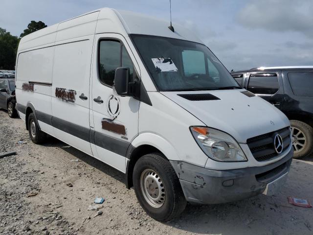 WD3PE8CC7A5493467 - 2010 MERCEDES-BENZ SPRINTER 2500 WHITE photo 4