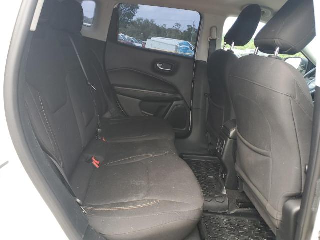 3C4NJCAB0JT272136 - 2018 JEEP COMPASS SPORT أبيض صورة 11