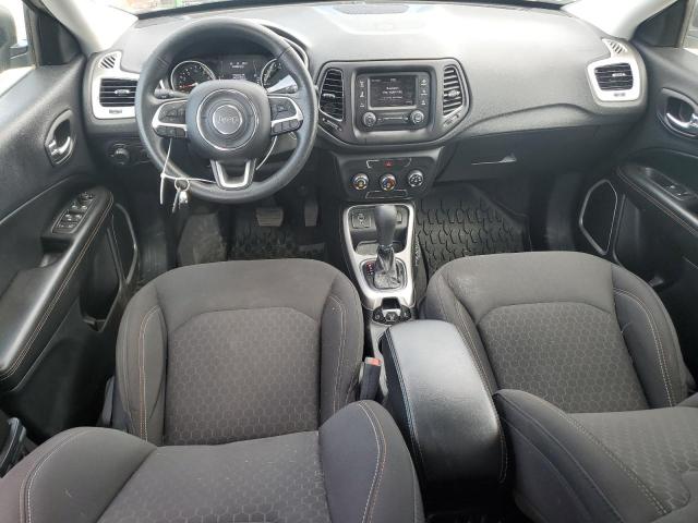 3C4NJCAB0JT272136 - 2018 JEEP COMPASS SPORT أبيض صورة 8