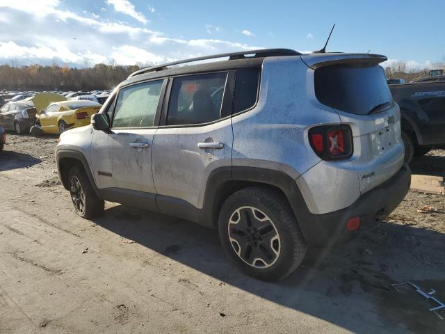 ZACCJBCT5FPB26921 - 2015 JEEP RENEGADE TRAILHAWK SILVER photo 2