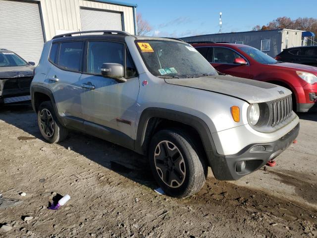 ZACCJBCT5FPB26921 - 2015 JEEP RENEGADE TRAILHAWK SILVER photo 4
