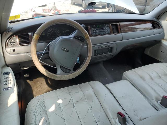 1LNFM81WXWY674890 - 1998 LINCOLN TOWN CAR EXECUTIVE SILVER photo 8