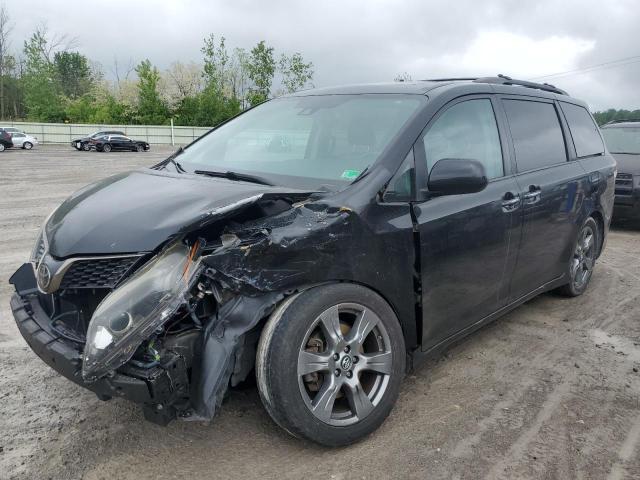 2018 TOYOTA SIENNA SE, null
