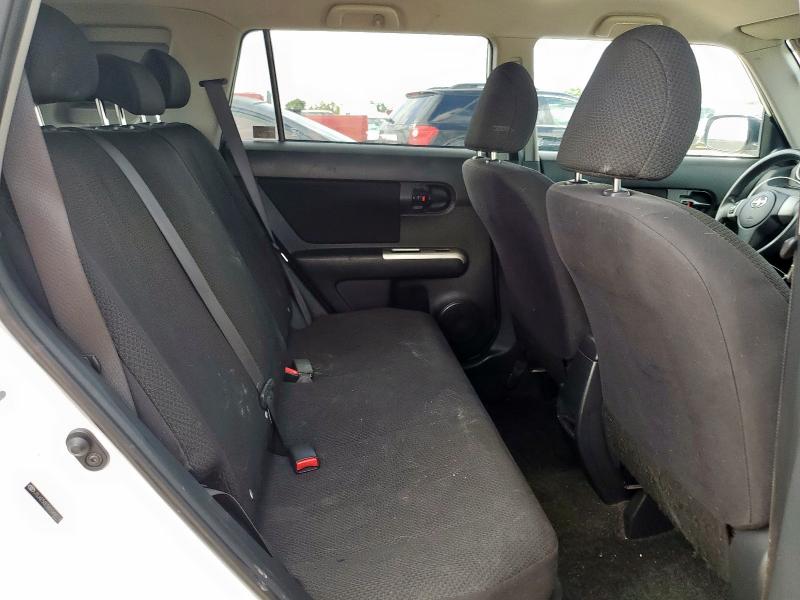 JTLKE50E581048574 - 2008 TOYOTA SCION XB WHITE photo 11