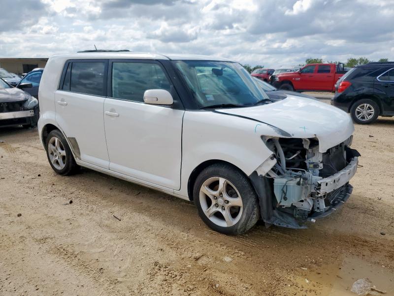 JTLKE50E581048574 - 2008 TOYOTA SCION XB WHITE photo 4
