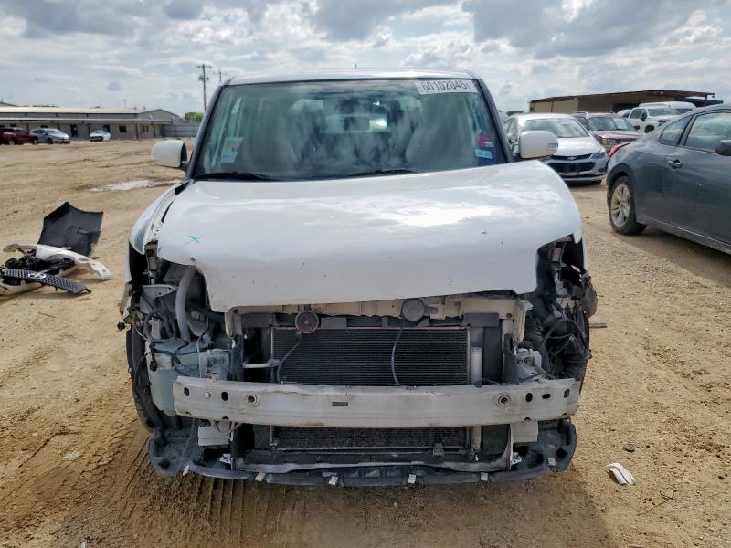 JTLKE50E581048574 - 2008 TOYOTA SCION XB WHITE photo 5