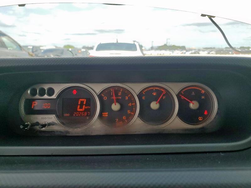 JTLKE50E581048574 - 2008 TOYOTA SCION XB WHITE photo 9