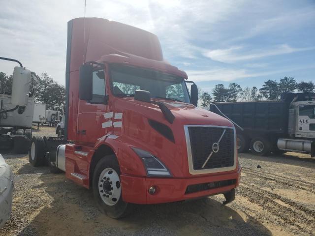 2024 VOLVO VNR, 