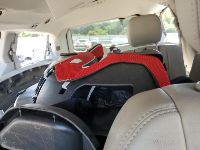 2A4RR8DG0BR611104 - 2011 CHRYSLER TOWN & COU TOURING L WHITE photo 10