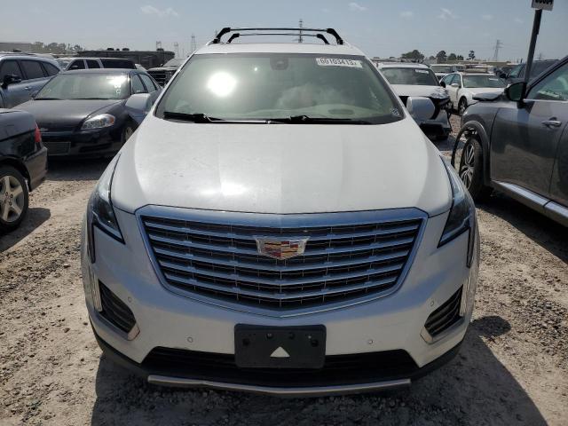 1GYKNFRS8HZ228203 - 2017 CADILLAC XT5 PLATINUM WHITE photo 5