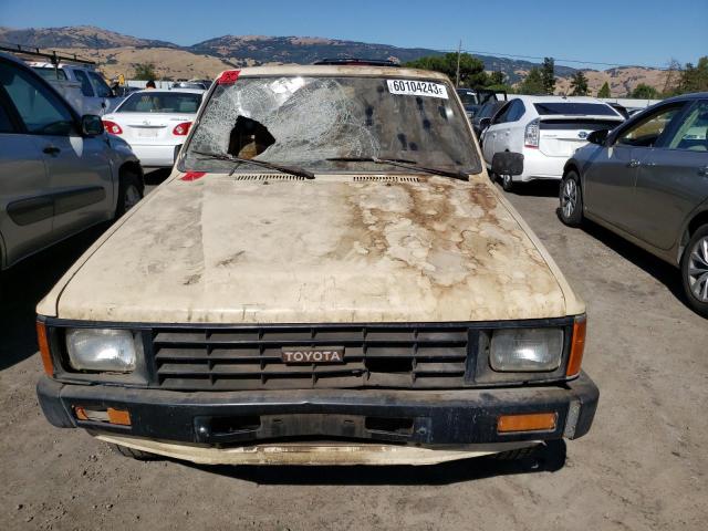 JT4RN55R4G0179604 - 1987 TOYOTA PICKUP 1/2 TON RN55 TAN photo 5