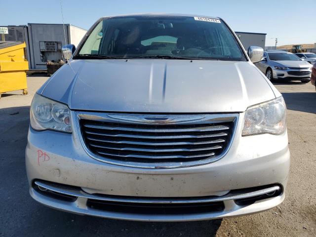 2C4RC1CG1CR151128 - 2012 CHRYSLER TOWN & COU TOURING L SILVER photo 5
