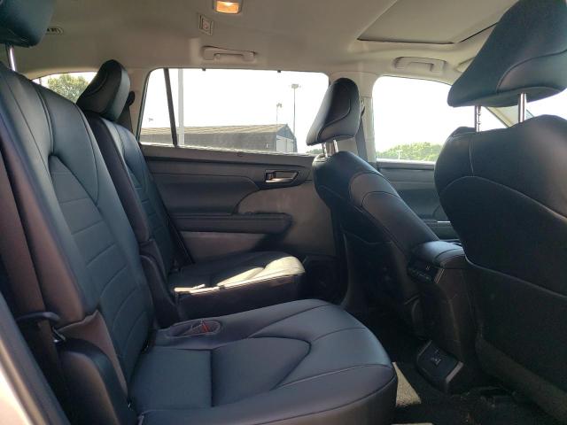 5TDHZRBH7NS241784 - 2022 TOYOTA HIGHLANDER XLE SILVER photo 11