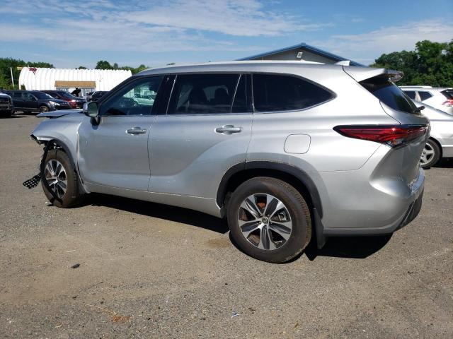 5TDHZRBH7NS241784 - 2022 TOYOTA HIGHLANDER XLE SILVER photo 2