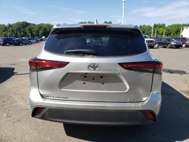 5TDHZRBH7NS241784 - 2022 TOYOTA HIGHLANDER XLE SILVER photo 6