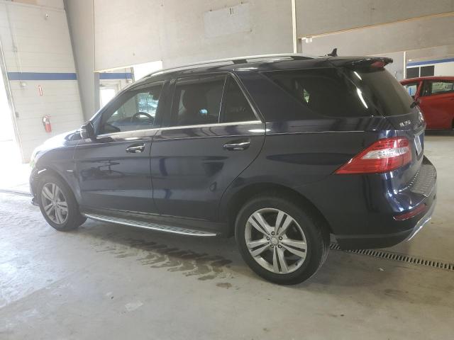 4JGDA5HB2CA015630 - 2012 MERCEDES-BENZ ML 350 4MATIC BLUE photo 2