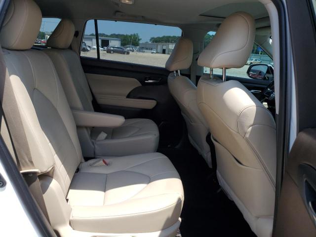 5TDGZRAH8MS077473 - 2021 TOYOTA HIGHLANDER XLE WHITE photo 11