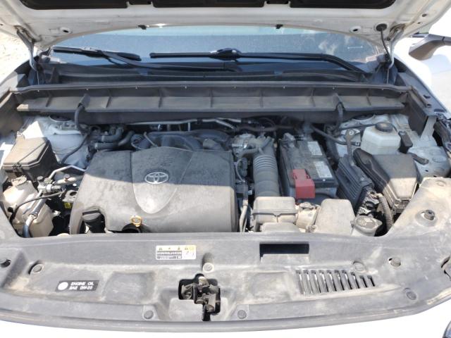 5TDGZRAH8MS077473 - 2021 TOYOTA HIGHLANDER XLE WHITE photo 12