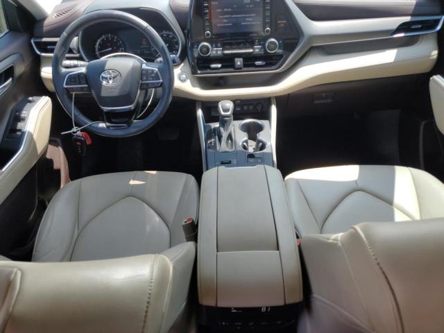 5TDGZRAH8MS077473 - 2021 TOYOTA HIGHLANDER XLE WHITE photo 8