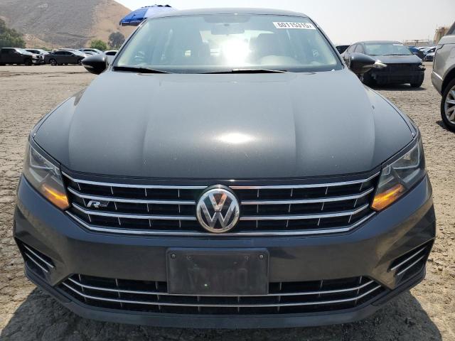 1VWDT7A35HC028622 - 2017 VOLKSWAGEN PASSAT R-LINE ნაცრისფერი ფოტო 5