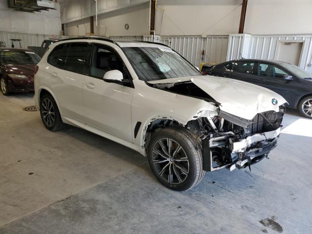 5UXCR6C0XN9M71141 - 2022 BMW X5 XDRIVE40I WHITE photo 4