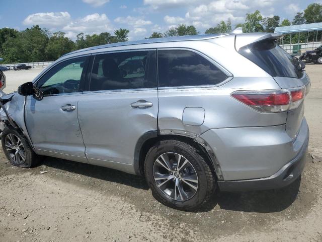 5TDKKRFHXGS120593 - 2016 TOYOTA HIGHLANDER XLE SILVER photo 2