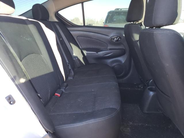 3N1CN7AP3KL861104 - 2019 NISSAN VERSA S 银色 照片 10