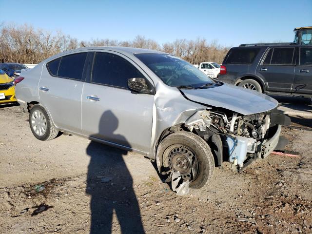 3N1CN7AP3KL861104 - 2019 NISSAN VERSA S 银色 照片 4
