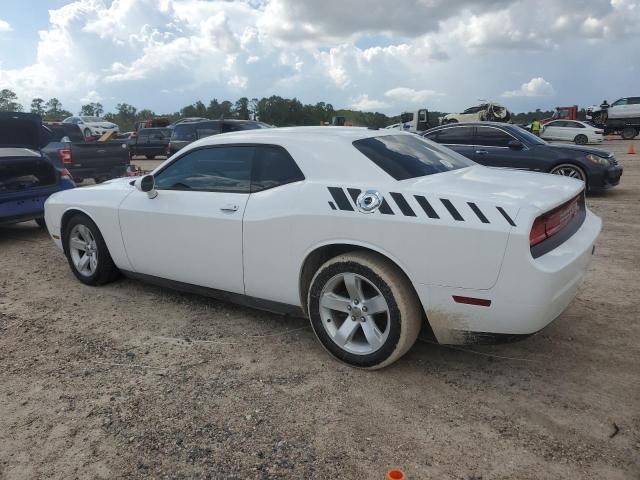 2C3CDYAG3CH170336 - 2012 DODGE CHALLENGER SXT WHITE photo 2