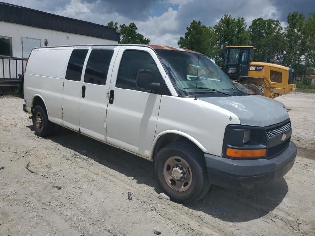 1GCGG29U871239733 - 2007 CHEVROLET EXPRESS G2 WHITE photo 4