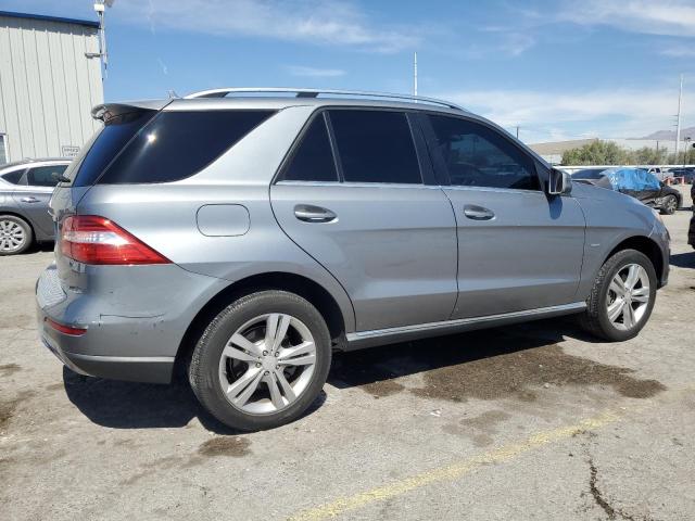 4JGDA5HB3CA009092 - 2012 MERCEDES-BENZ ML 350 4MATIC SILVER photo 3